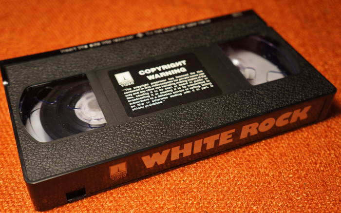 Ностальгии пост: как кассеты VHS навсегда ушли в прошлое, но остались в наших сердцах vhs,мир,ностальгия,пленка,прошлое,фильмы,фото