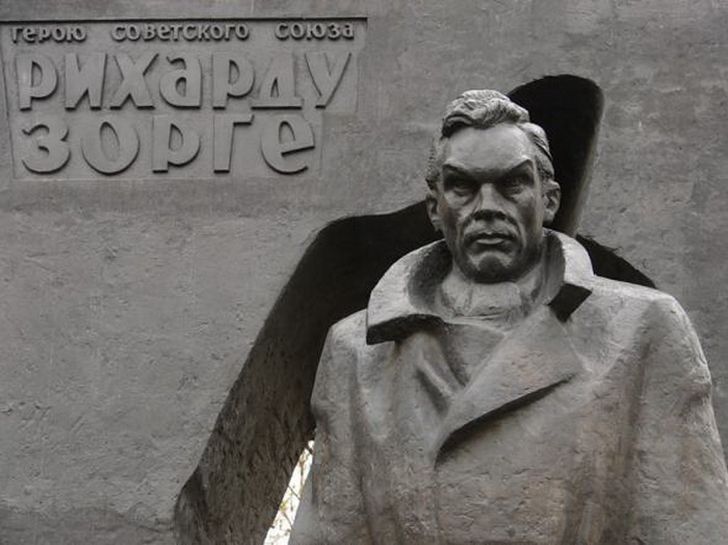 Рихард Зорге — легендарный советский разведчик, которого погубила страсть к женщинам 