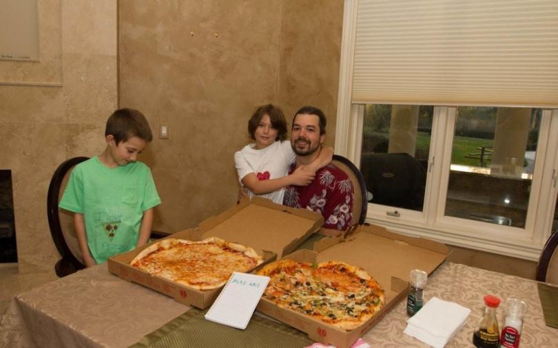 Как простой программист из Флориды купил две пиццы за 83 миллиона долларов биткойн,деньги,невыдуманные истории