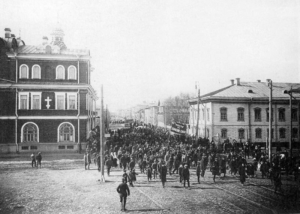 «Что? Наделал вам Колька делов? Забегали…» История