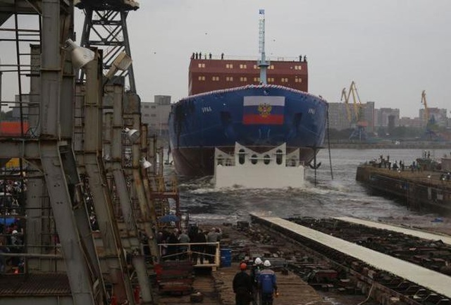 В Санкт-Петербурге спустили на воду атомный ледокол 