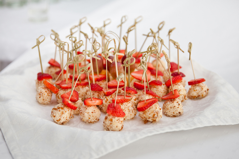 Рецепт приготовления клубничных пирожных без выпечки Кулинария,Десерты,Клубника,Продукты,Сладости,Фрукты,Ягоды
