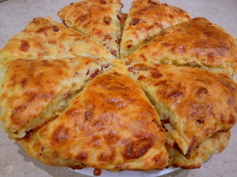 Сконы с сыром и колбасой: от такого перекуса еще никто не отказывался! рецепты