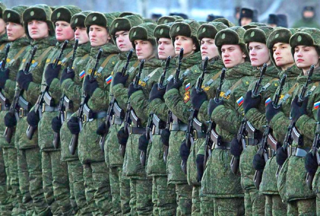Нас убеждают в силе российской армии, но это не так Армия и флот
