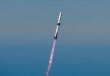 Blue Origin збирається повторно використовувати прискорювач під час наступного запуску New Glenn