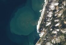 Колосальні хвилі в Назаре: підводні шлейфи, видимі з космосу