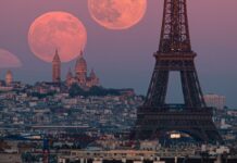 Вовчий місяць над Парижем на вражаючій композитній фотографії