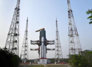 Индийская ракета выведет на орбиту рекордный смартфонный спутник сегодня вечером