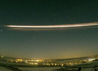 Zanieczyszczenie śmieciami kosmicznymi: rosnące zagrożenie dla atmosfery ziemskiej