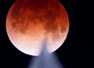 Bloedmaan boven Amerika: samenvatting van de totale maansverduistering