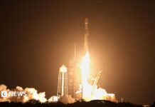Коли ракета SpaceX Falcon 9 врізається в Місяць
