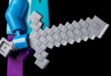 Повний посібник з кращих чарів для меча в Minecraft